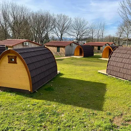 مكان تخييم Teiraboa Base Camp