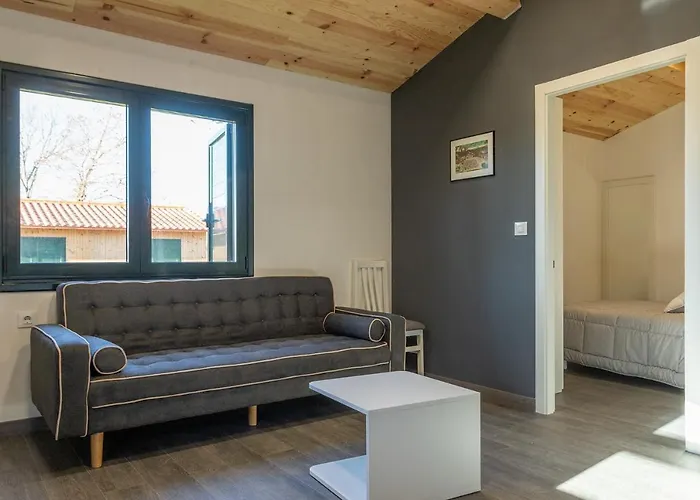 Teiraboa Base Camp Arzúa